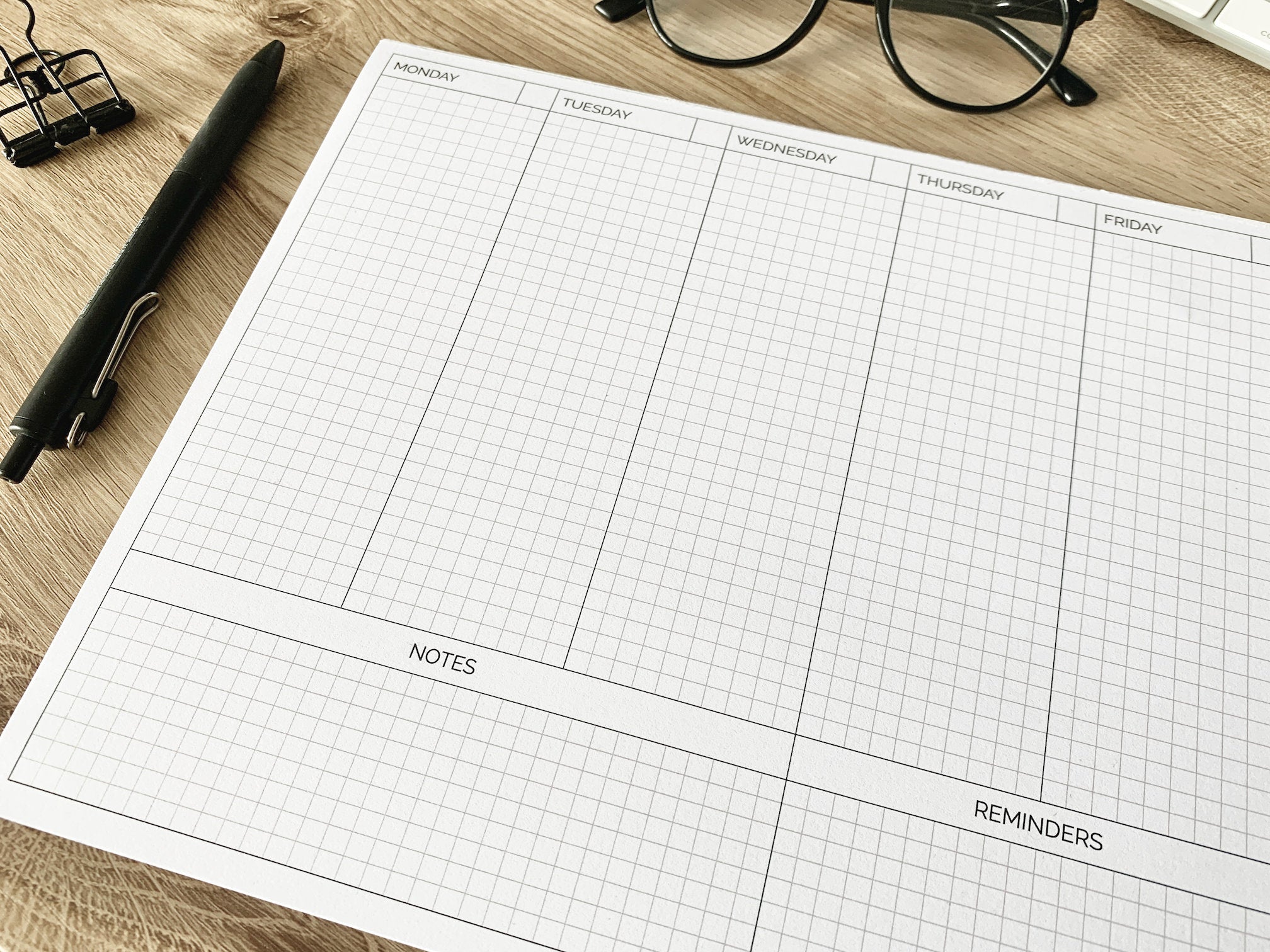 Essential Work or Study Pad - Tasks, Notes & Reminders. Organise Yourself with this A4 Desk Pad - Tear Off Sheets